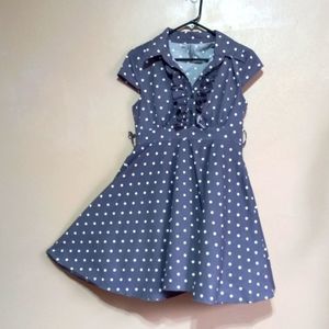 R Wish gray with white polkadots cotton spandex, ruching dress, sz M